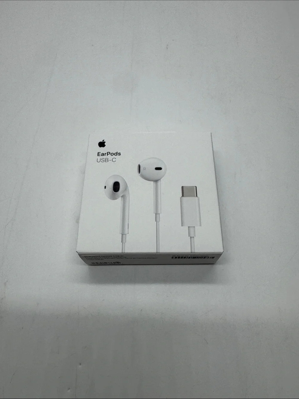 Apple EarPods with USB-C Connector in White # 0035